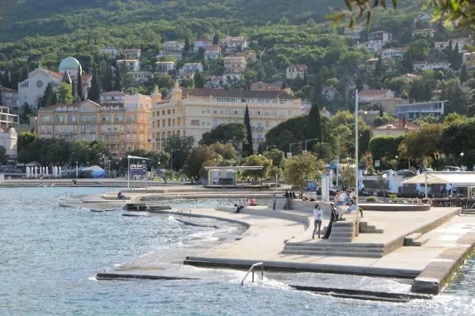 Apartment Libra With Sea View Opatija